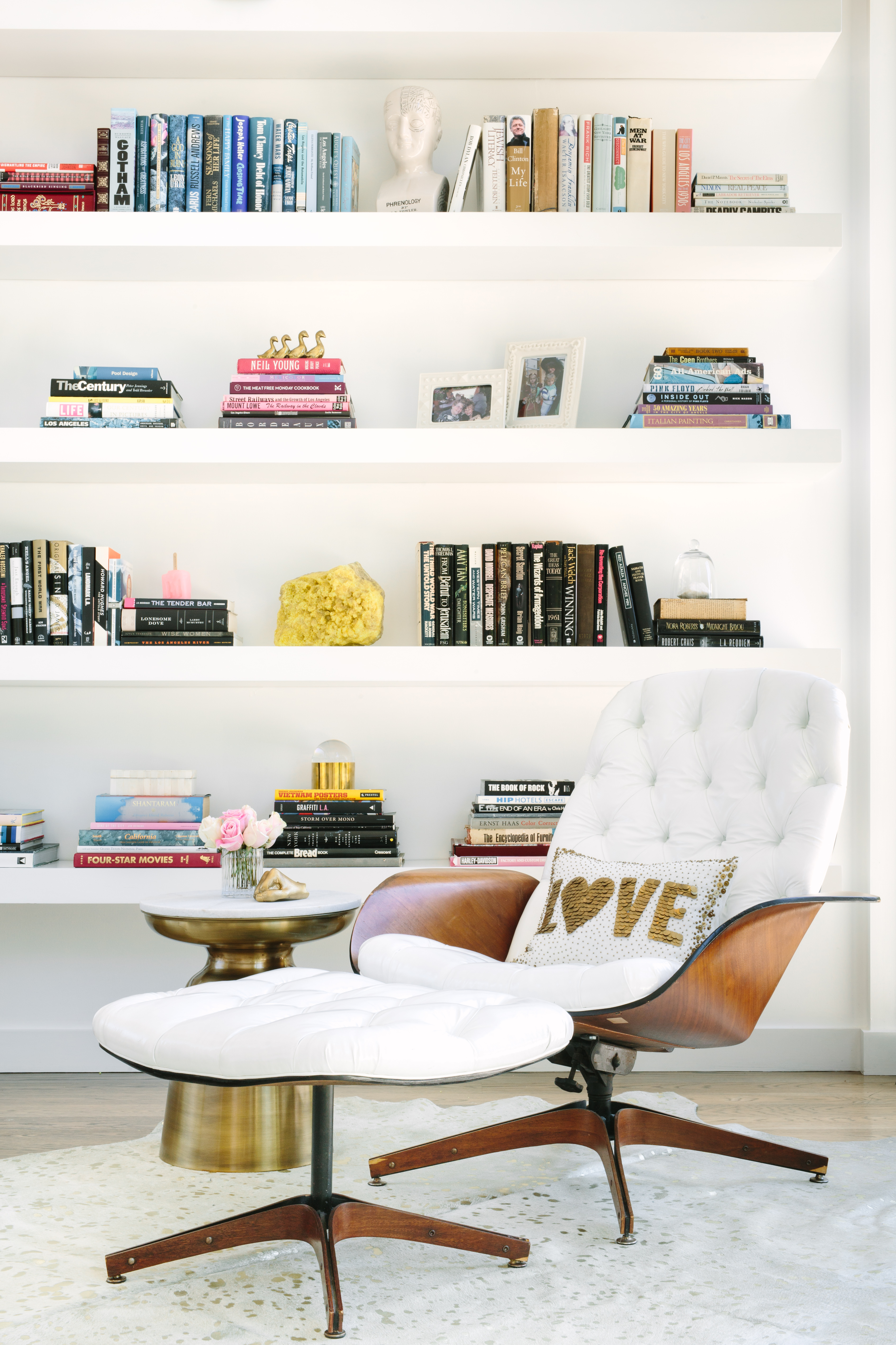Tips on How to Style a Bookcase
